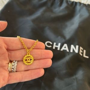 💛Authentic Designer Zipper Pull💛